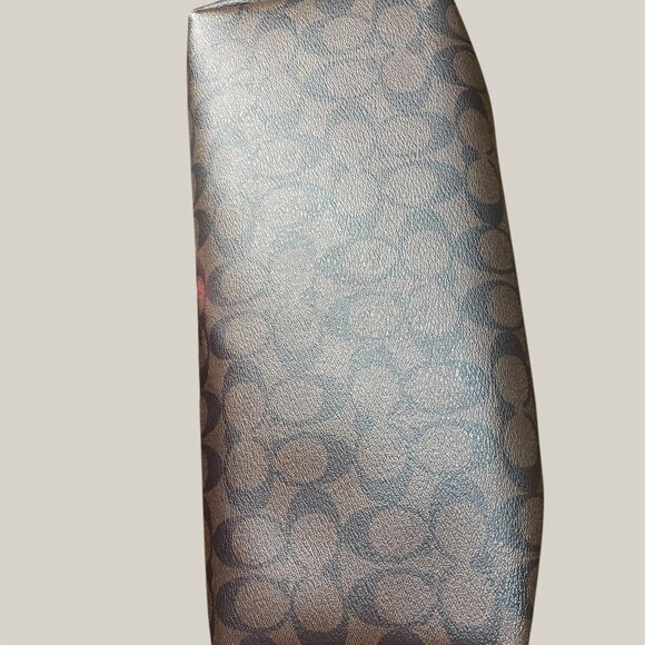 COACH CLASSIC KISSING C'S COATED CANVAS TOTE IN CHOCOLATE BROWN - Picture 6 of 6